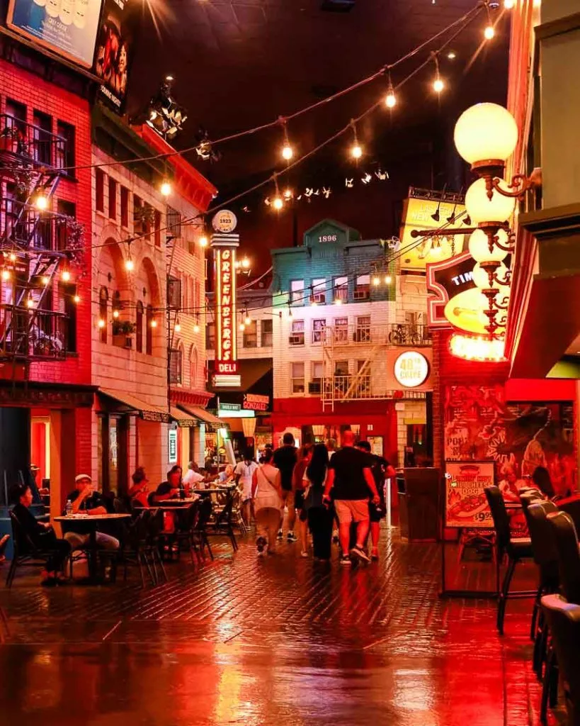 New York New York Hotel in Las Vegas, Seitengang mit Restaurants