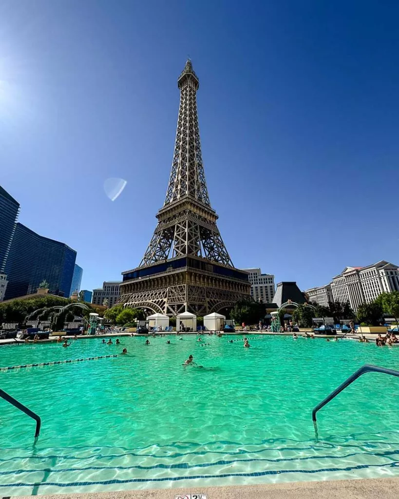 Pool im Paris Hotel in Las Vegas