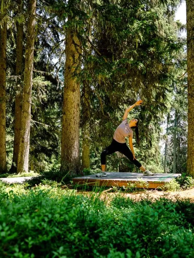 Saalbach Hinterglemm Yoga im Wald