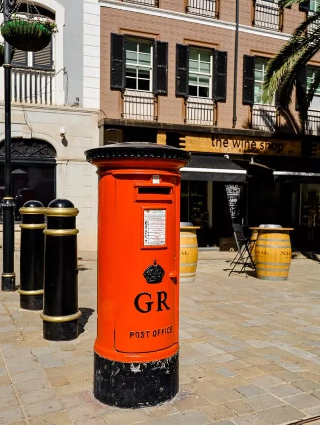 Gibraltar Stadt rote Briefkästen