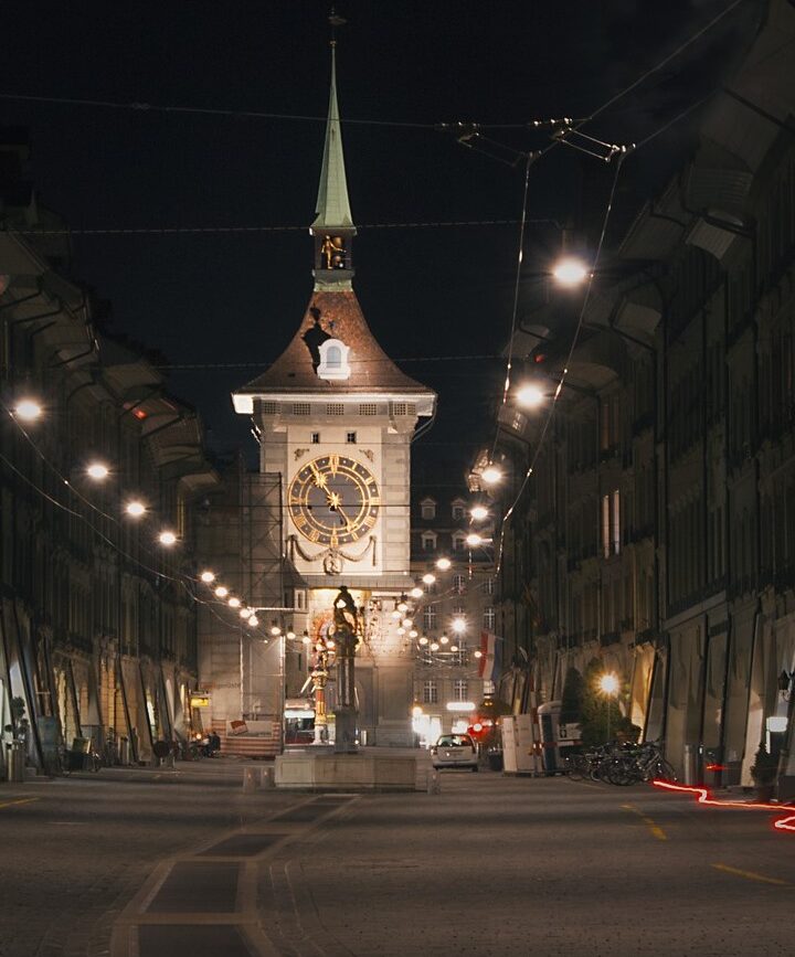 Bern Zygtglogge bei Nacht
