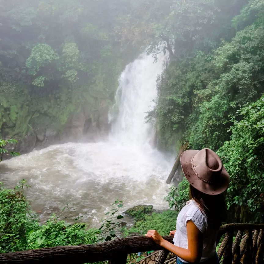 rio celeste wasserfall costa rica braun Rio Celeste Costa Rica braun