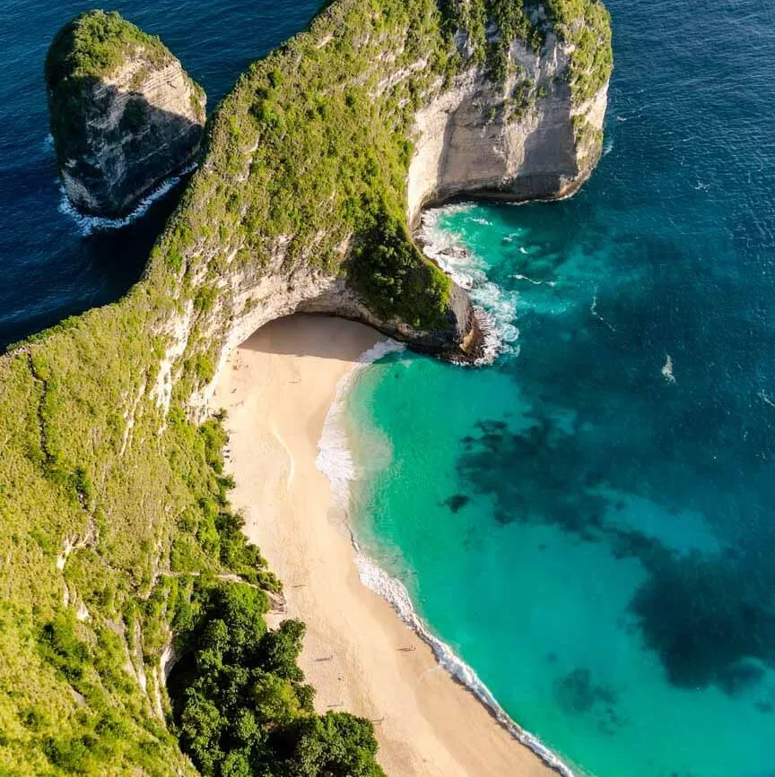 abstieg zum kelingking beach nusa penida bali
