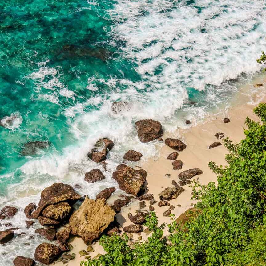 blick auf den suwehan beach beim abstieg blick auf den suwehan beach beim abstieg