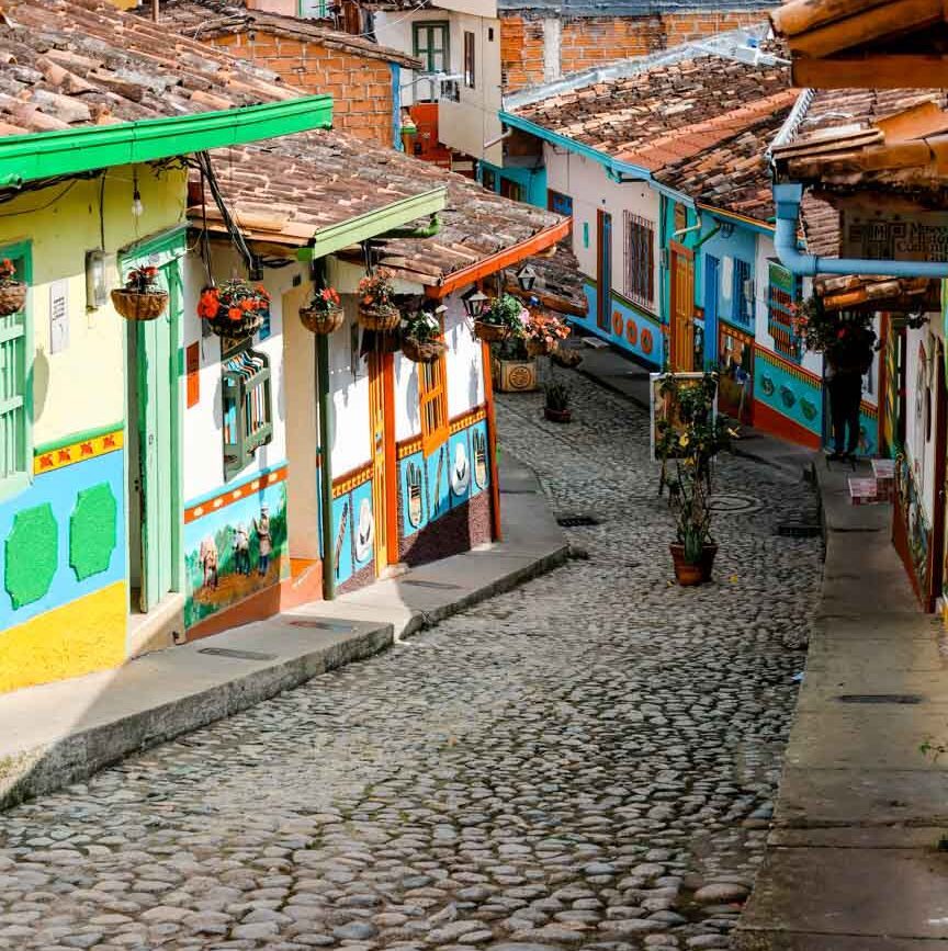 Guatapé Kolumbien bunte Gasse