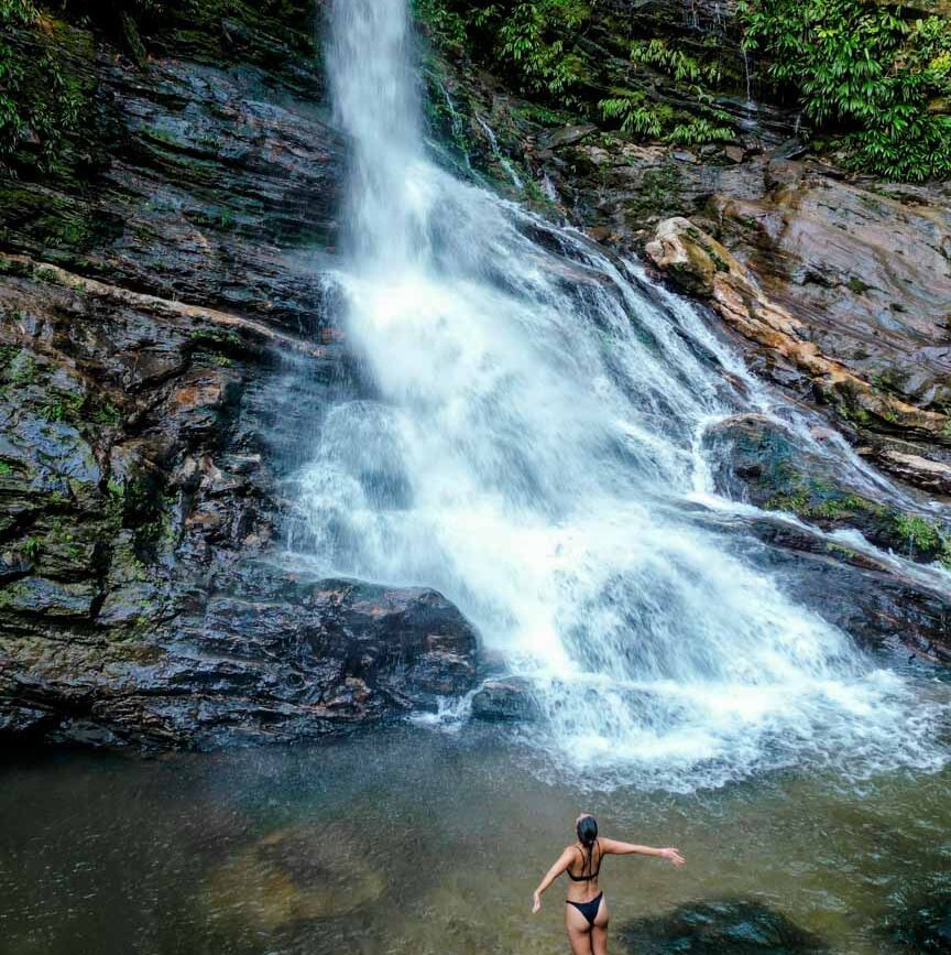 kolumbien lost city trek wasserfall