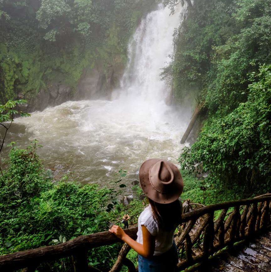 La Fortuna Costa Rica Rio Celeste bei Regen