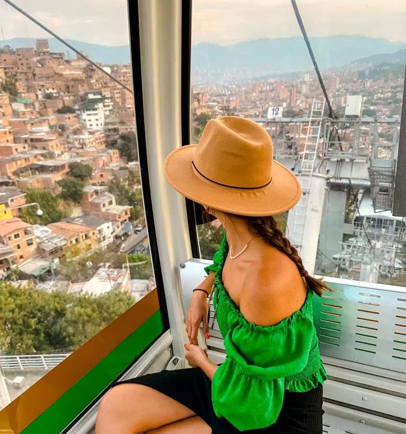Medellín Kolumbien Fahrt mit der Seilbahn