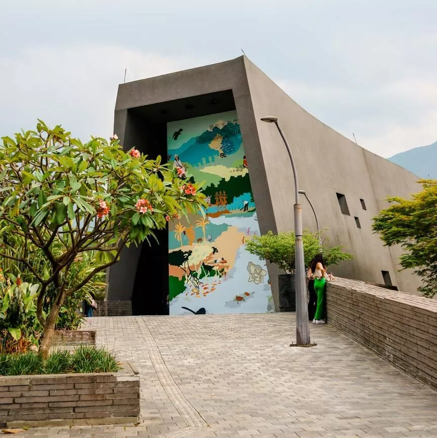 medellin kolumbien museum casa de la memoria 2