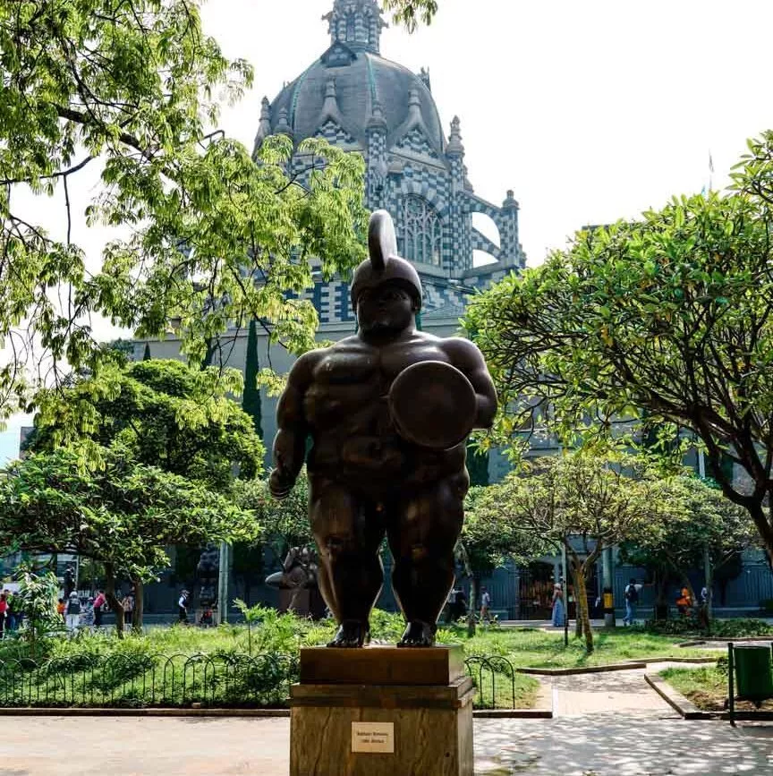 medellin kolumbien plaza botero statue