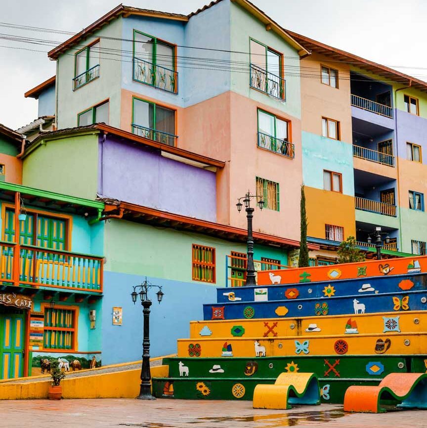 Medellín Kolumbien Plazoleta de Los Zócalos