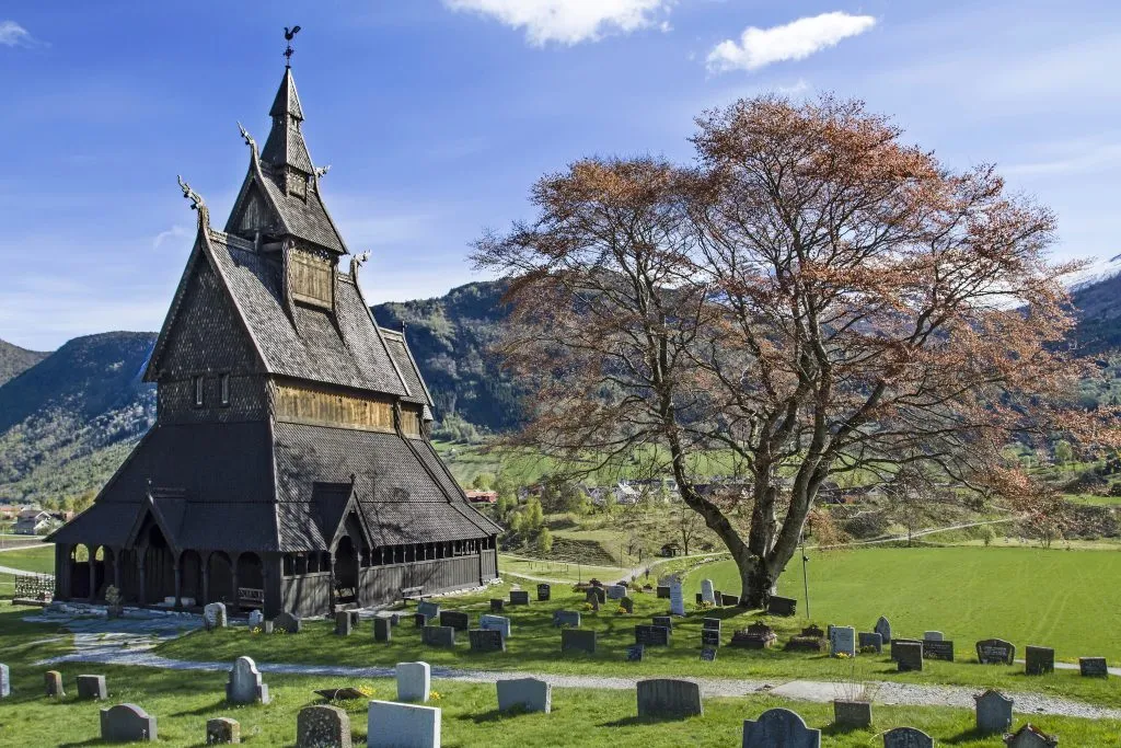 Depositphotos 72451431 XL Stabkirche zu Hopperstad