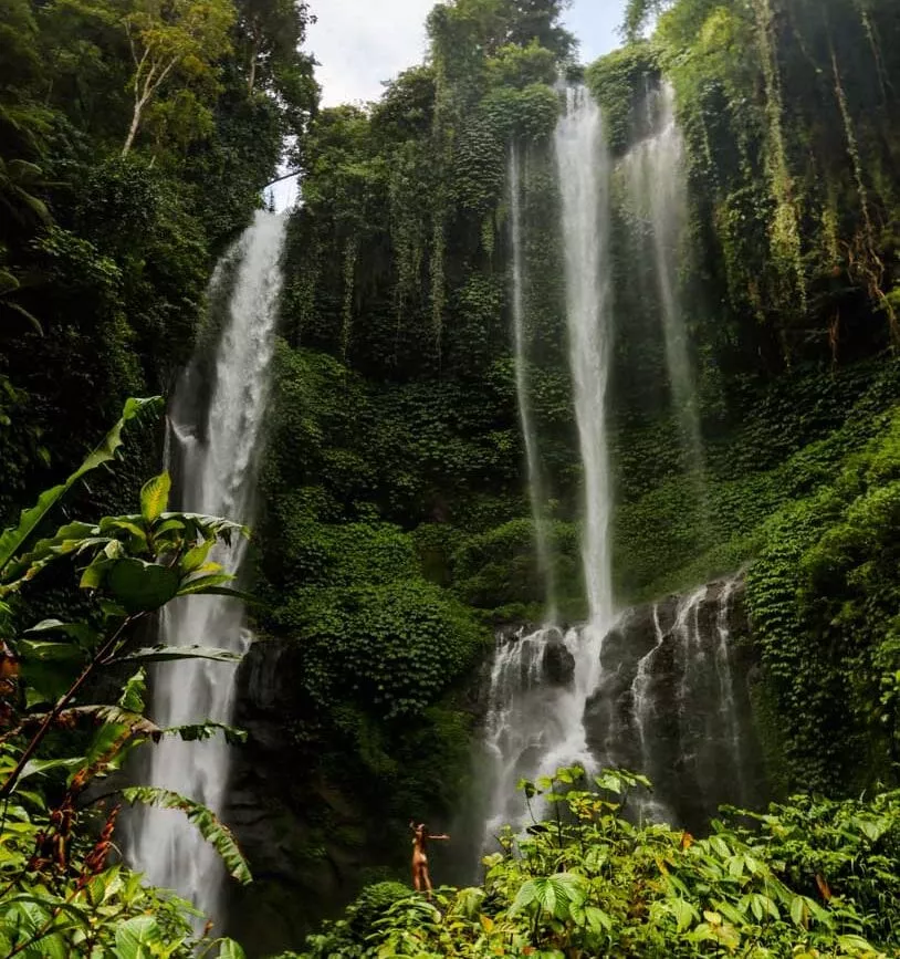 indonesien bali munduk sekumpul waterfall von unten indonesien bali munduk sekumpul waterfall von unten
