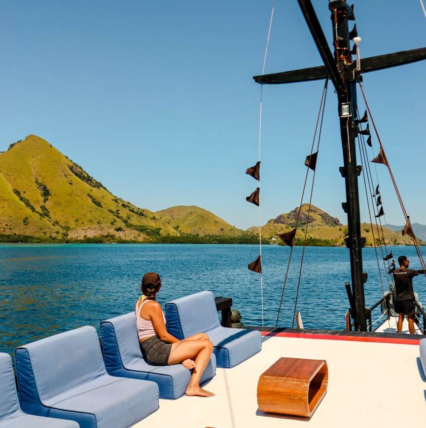 indonesien komodo schiff oberdeck