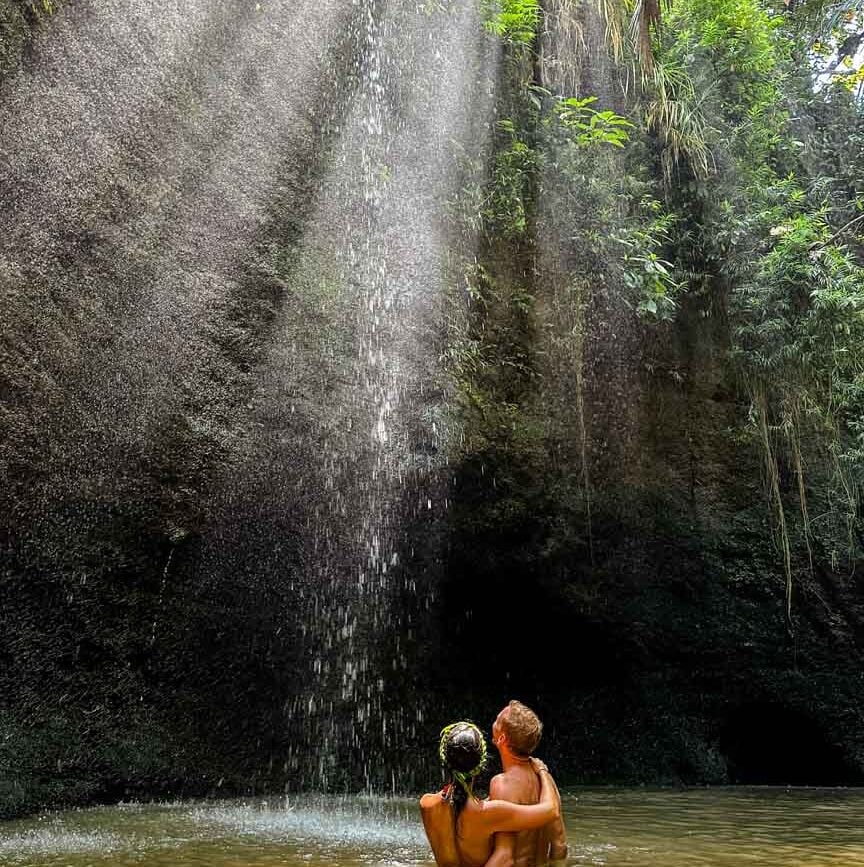 Ubud Bali Goa Rang Reng Wasserfall Im Canyon