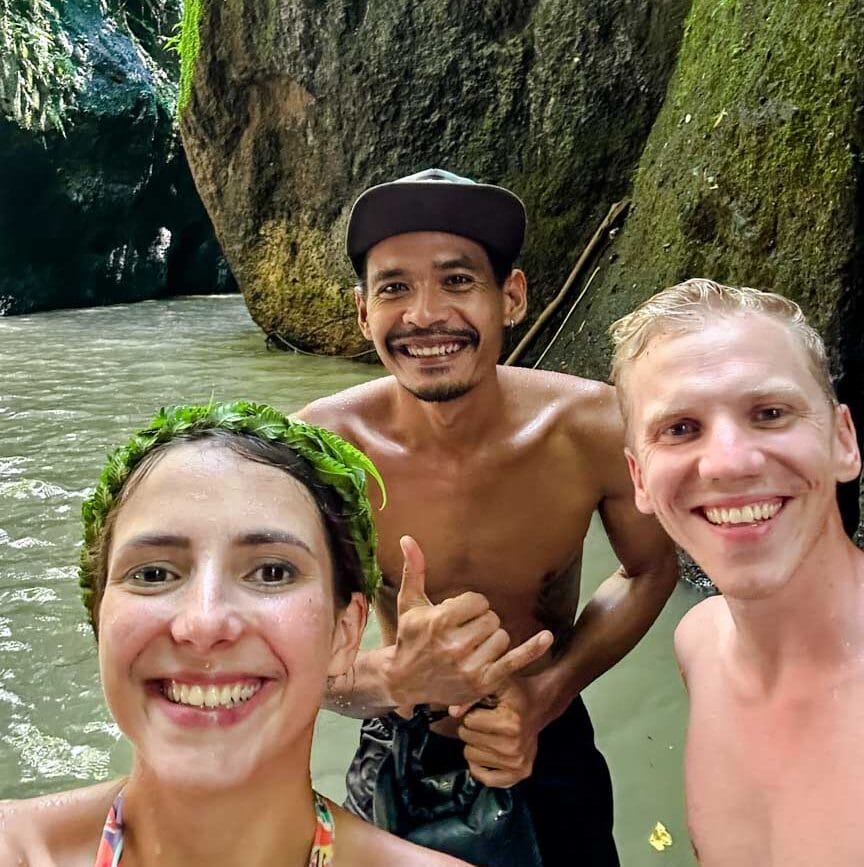 Ubud Bali Guide beim Goa Rang Reng Wasserfall