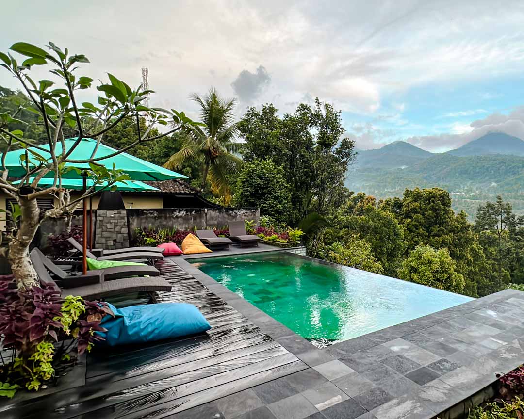 aussicht pool nadya homestay 2