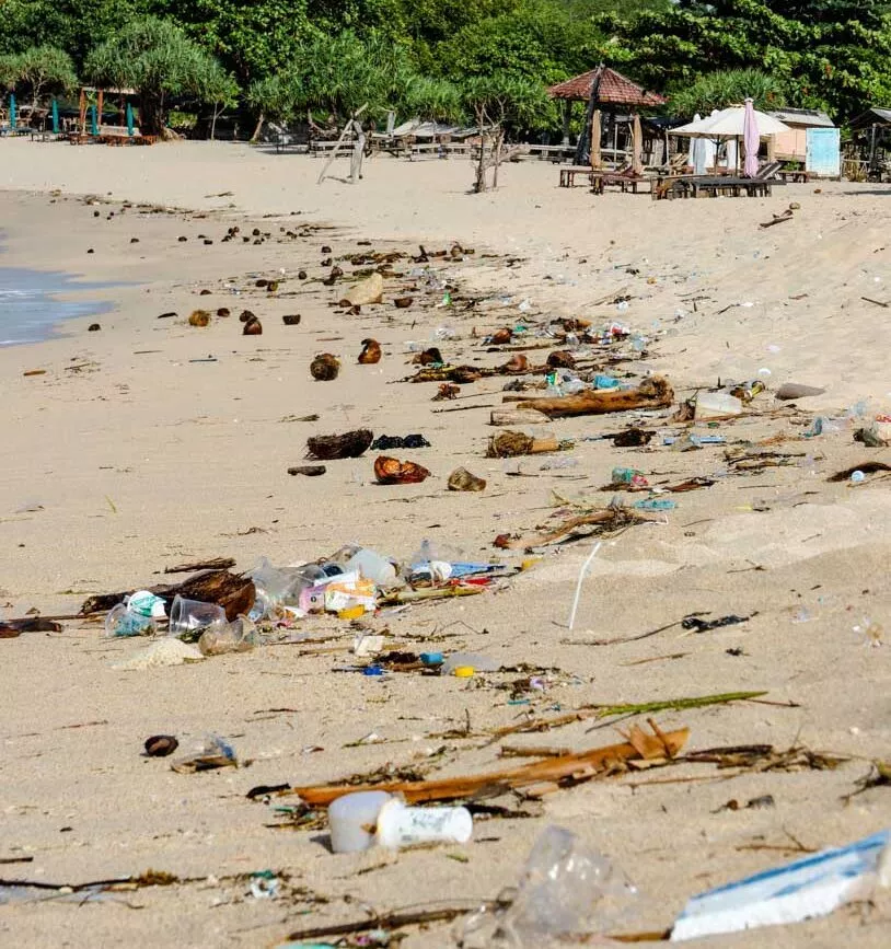 indonesien lombok muell am mawun beach