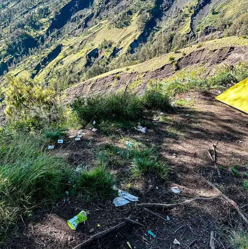 Mount Rinjani Trekking Lombok Müll am Zeltplatz