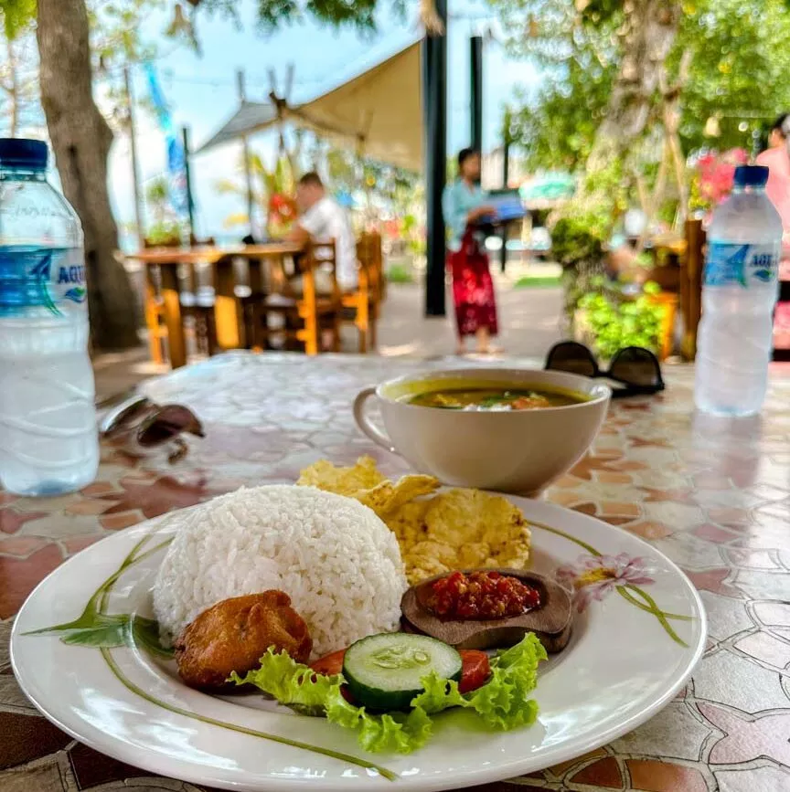 nusa penida bali mambo beach cafe