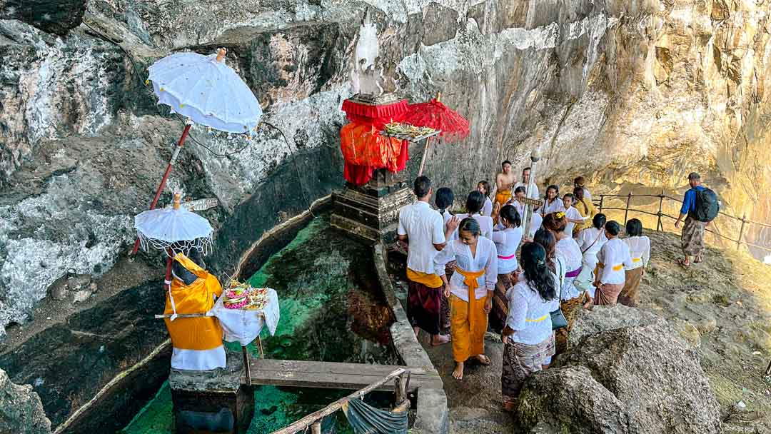 nusa penida bali tempel guyangan wasserfall