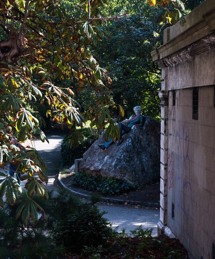 Oscar Wilde Statue