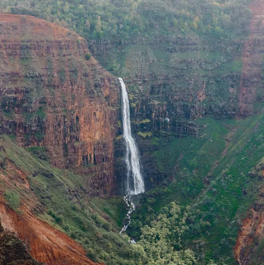Kauai Hawaii Wasserfall Waimea Canyon