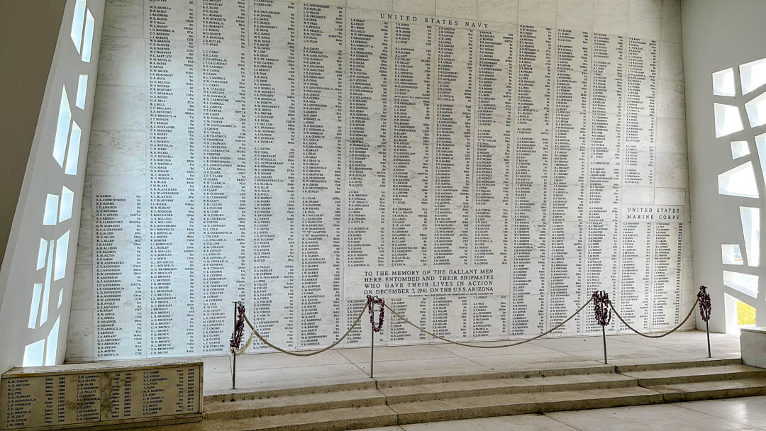 oahu hawaii pearl harbor gedenktafel mit verstorbenen