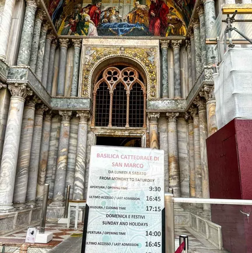 venedig markusdom eingangsbereich