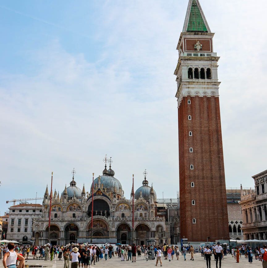 Venedig Markusdom Glockenturm neben Markusdom