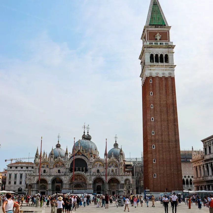 venedig markusdom glockenturm neben markusdom
