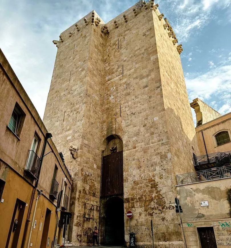 Cagliari Sehenswürdigkeiten Torre dell'Elefante 02