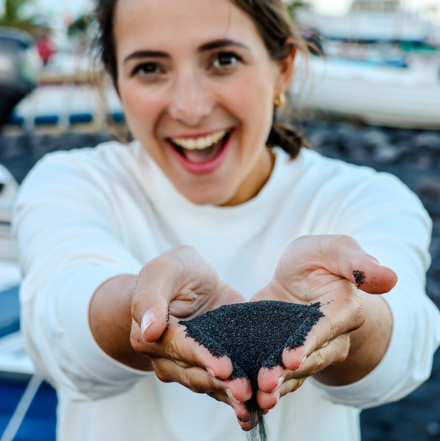 Sizilien Stromboli schwarzer Strand