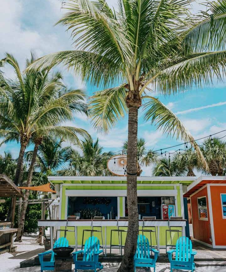 Captiva Island Strandhütte umgeben von Palmen