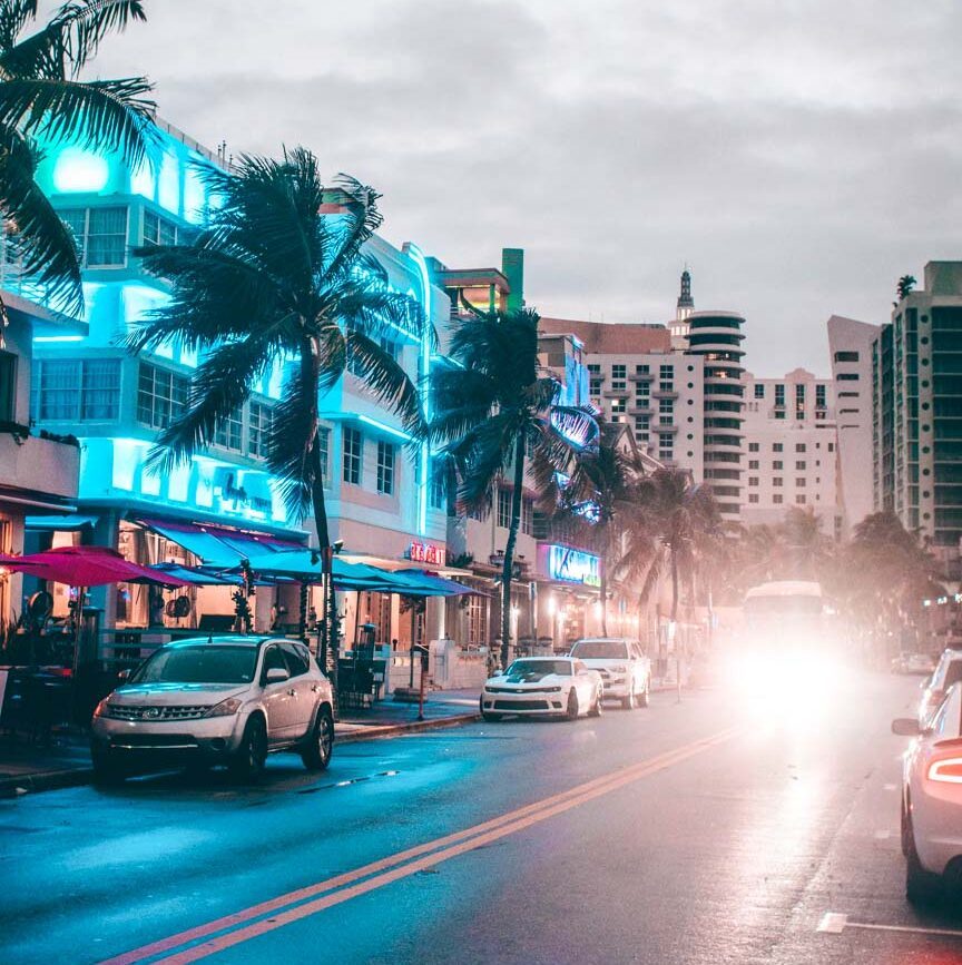 Miami Art Decor bei Nacht