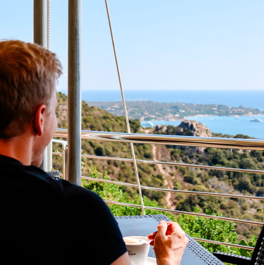 sardinien cafe am strassenrand