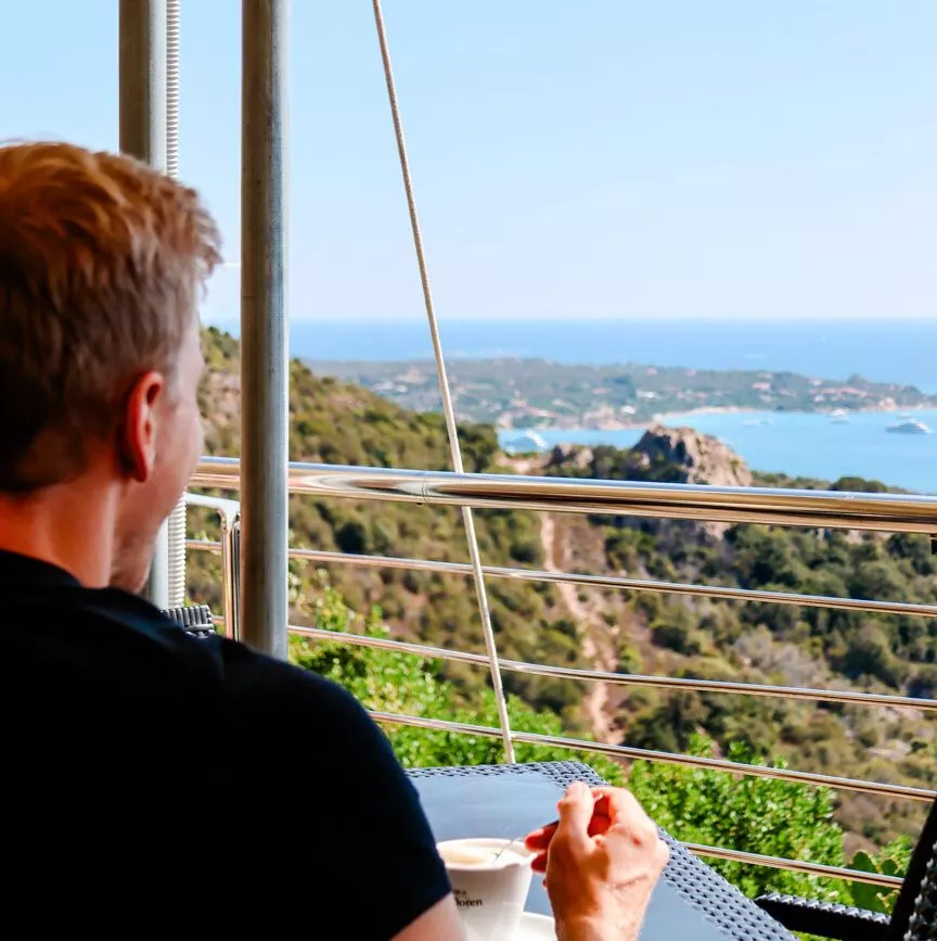 sardinien cafe am strassenrand