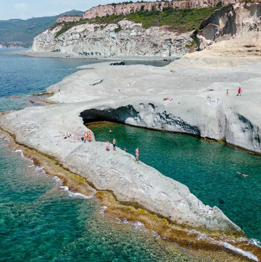 sardinien kueste bei bosa cane malu