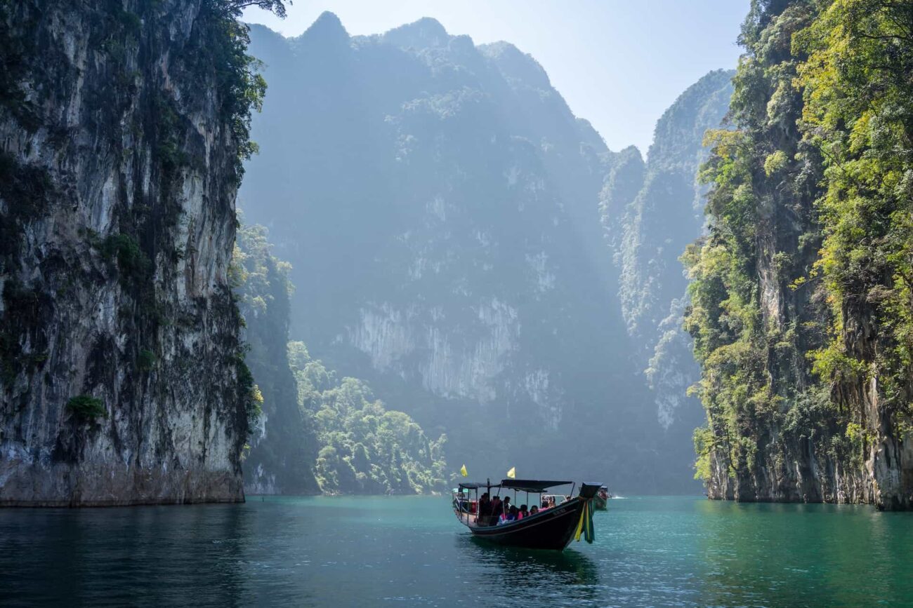 thailand khao sok cheow lan see und boot