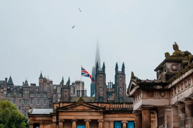 Glasgow Skyline im Nebel