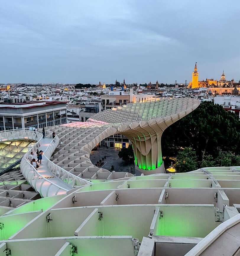 architekturfoto metropol parasol andalusien bei daemmerung