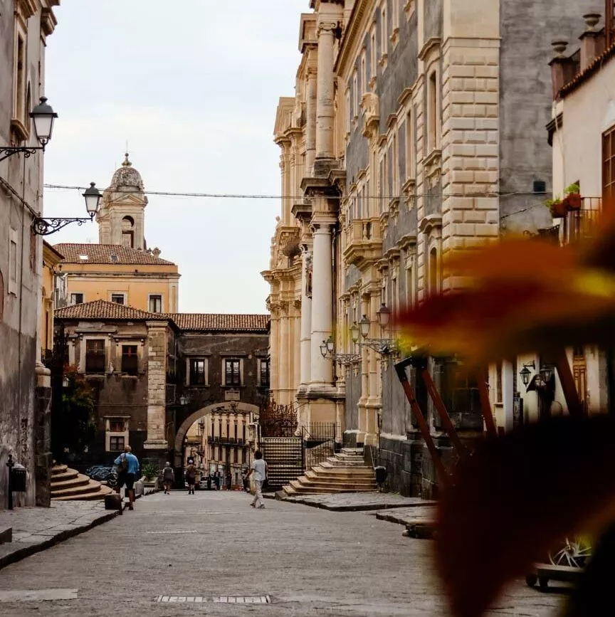catania via crociferi