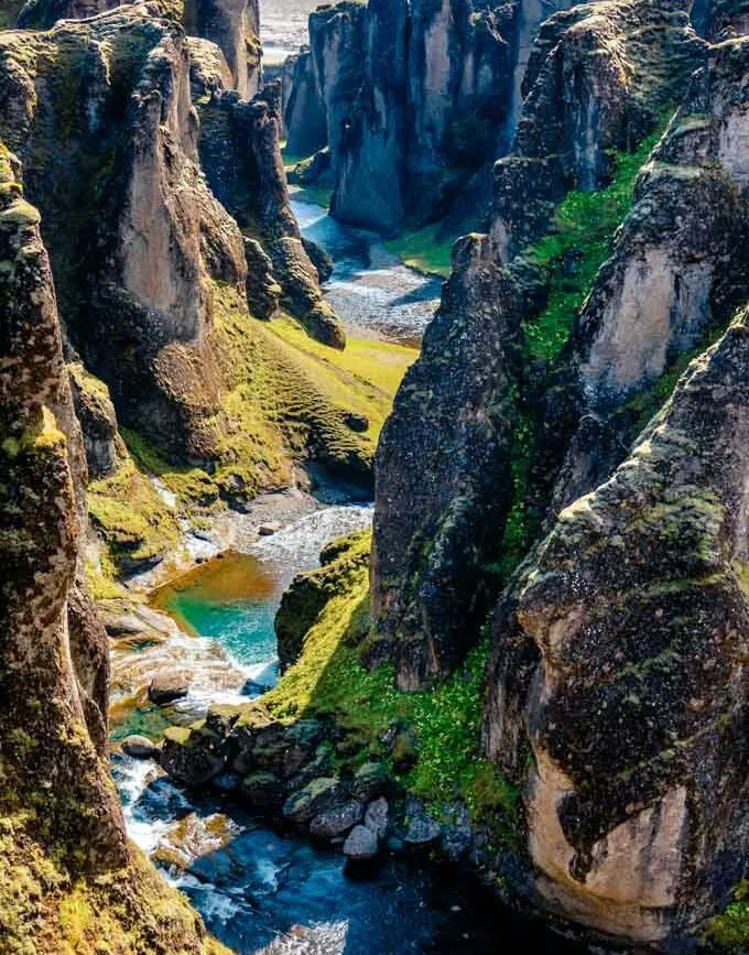 island fjadrargljufur canyon