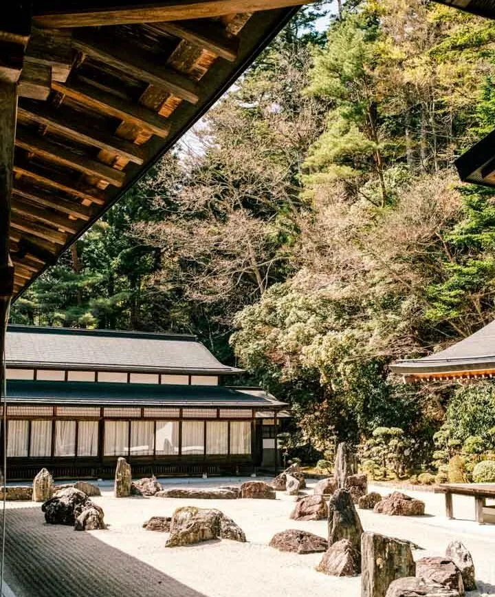 japan koya san kongobuji tempel und steingarten