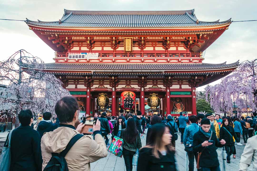 japan tokio sensoji tempel rotes torii japan tokio sensoji tempel rotes torii