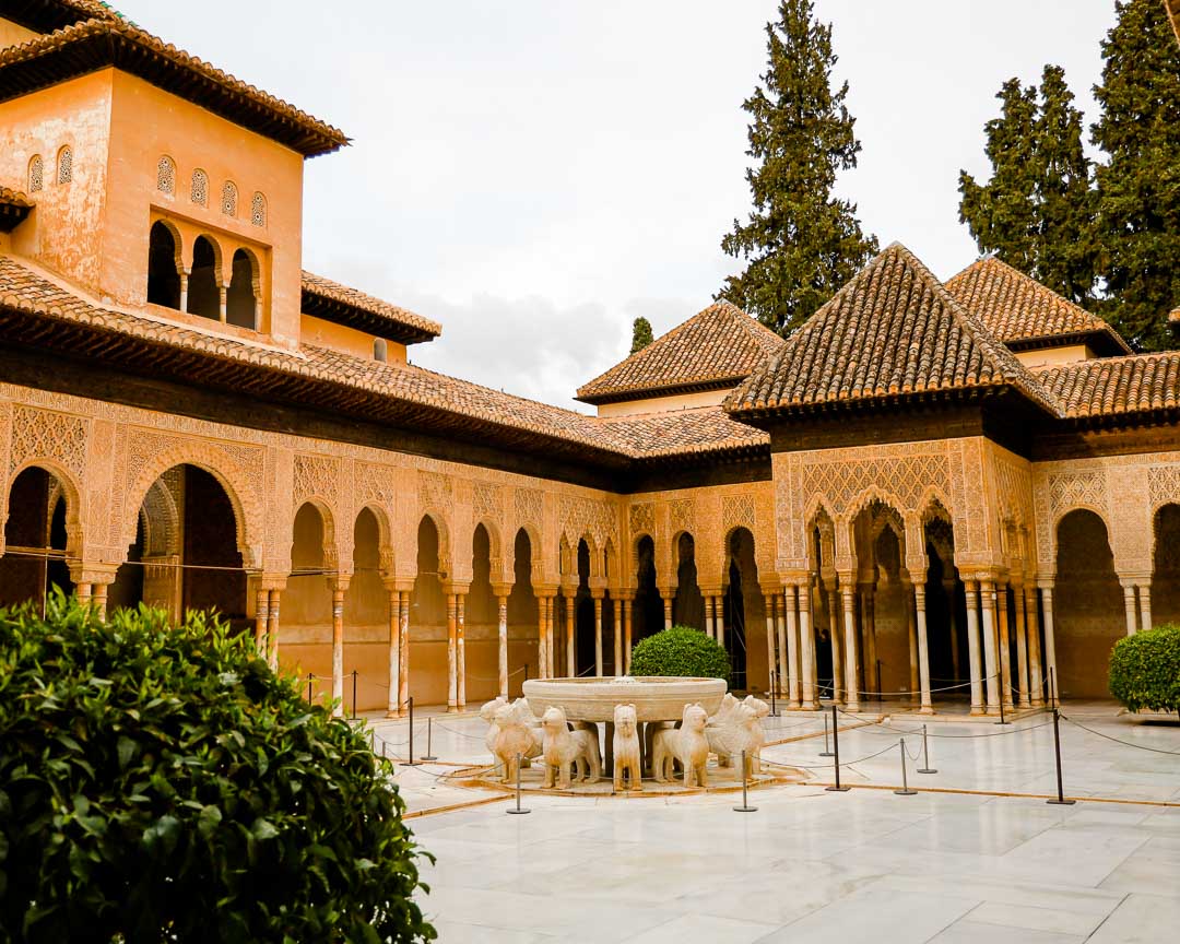 loewenhof islamische architektur in der alhambra granada