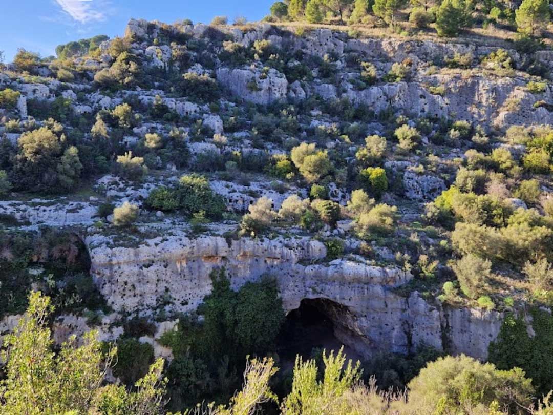 nekropole von pantalica schlucht nekropole von pantalica schlucht