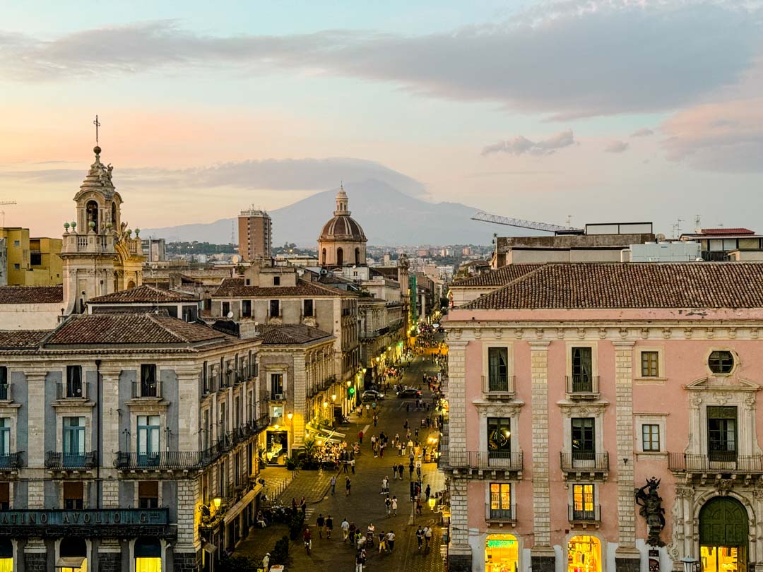 rooftop bar im elefanti hostel catania