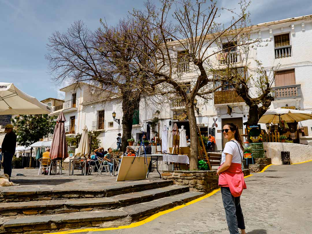 sonniger tag in den weissen doerfern in der sierra nevada