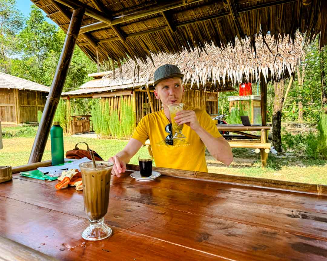 bamboo cafe im recycling village